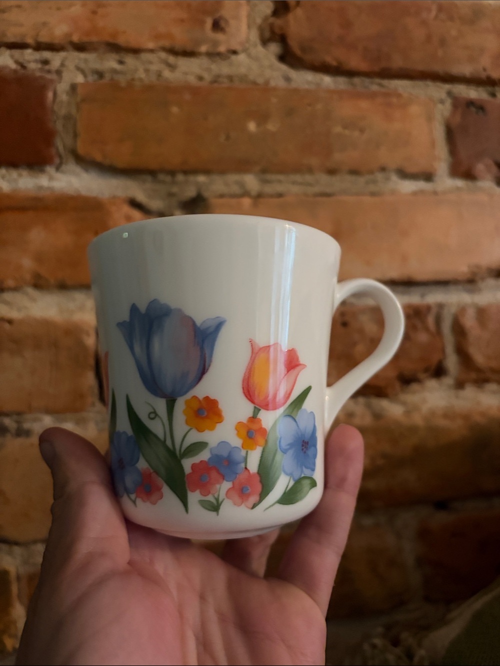 2x vintage Corningware White Floral Mug with Blue and Pink Tulips